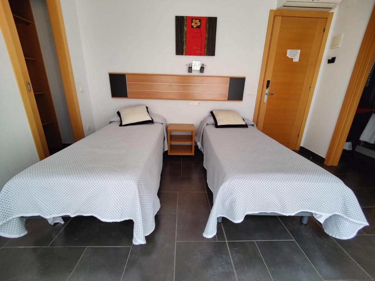 Hostal Manel Pineda de Mar Extérieur photo