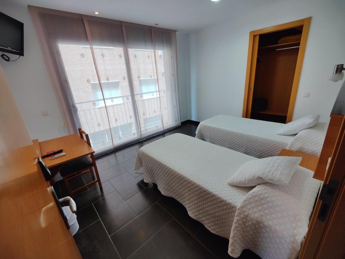 Hostal Manel Pineda de Mar Extérieur photo
