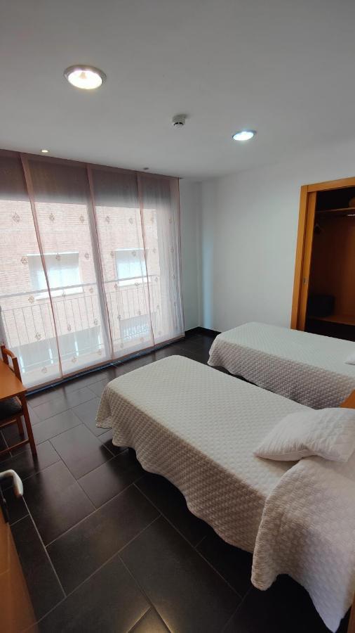 Hostal Manel Pineda de Mar Extérieur photo