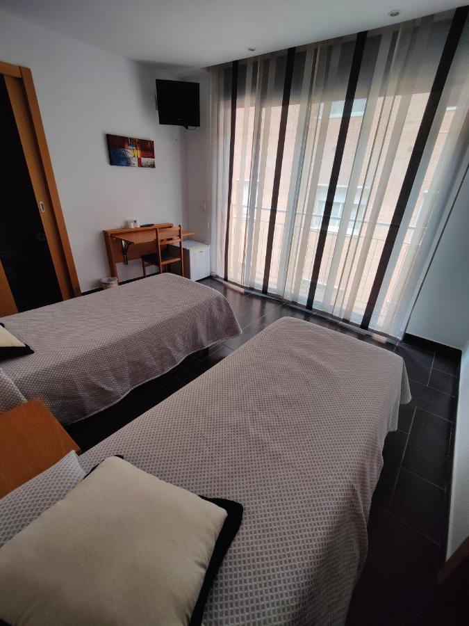 Hostal Manel Pineda de Mar Extérieur photo