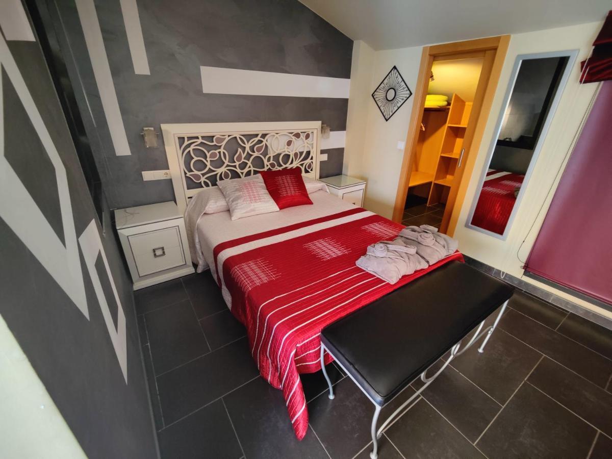 Hostal Manel Pineda de Mar Extérieur photo