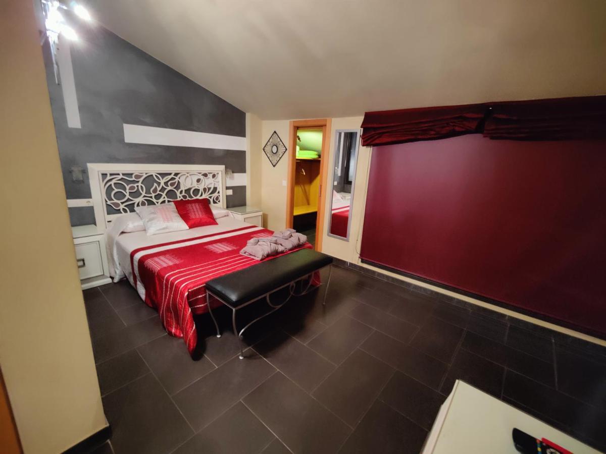 Hostal Manel Pineda de Mar Extérieur photo