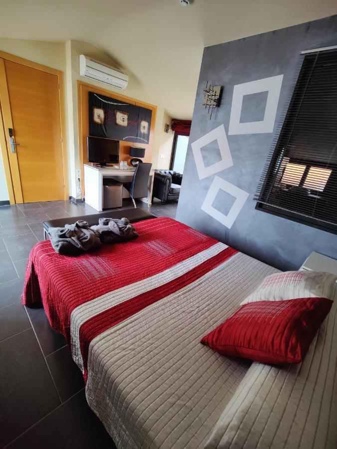 Hostal Manel Pineda de Mar Extérieur photo