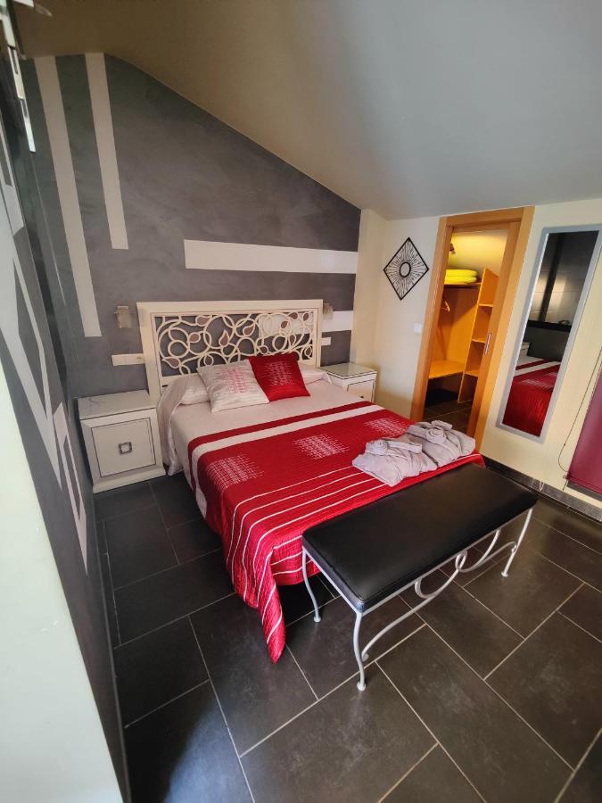 Hostal Manel Pineda de Mar Extérieur photo