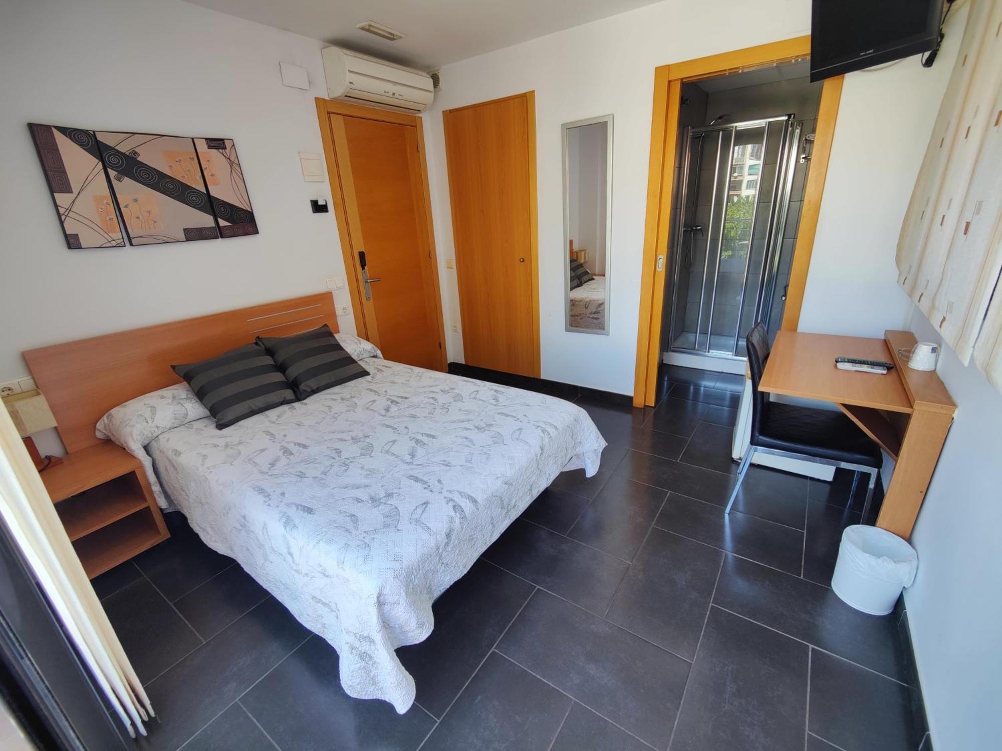 Hostal Manel Pineda de Mar Extérieur photo
