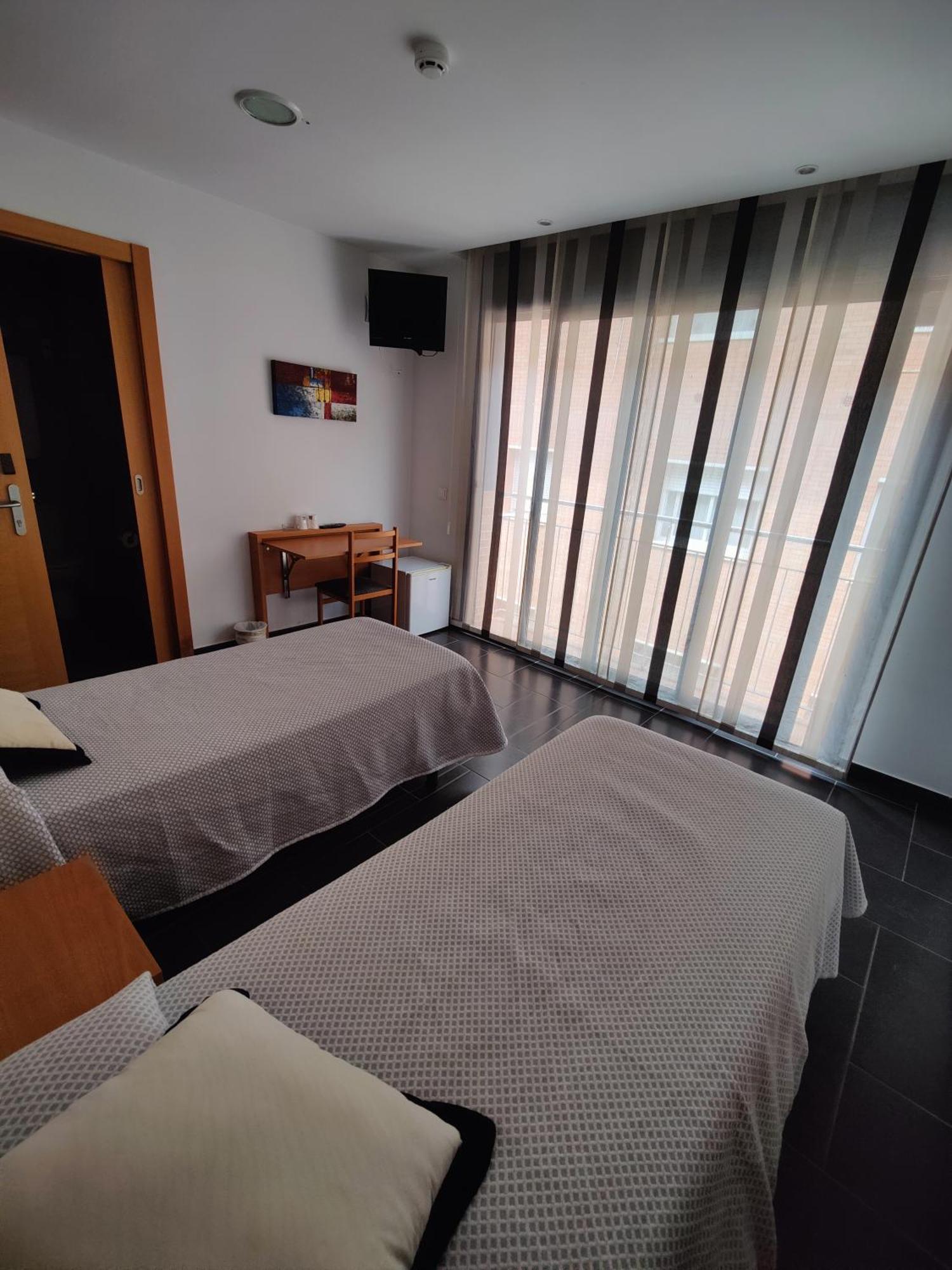 Hostal Manel Pineda de Mar Extérieur photo